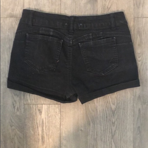 Black jean shorts - Picture 3 of 3